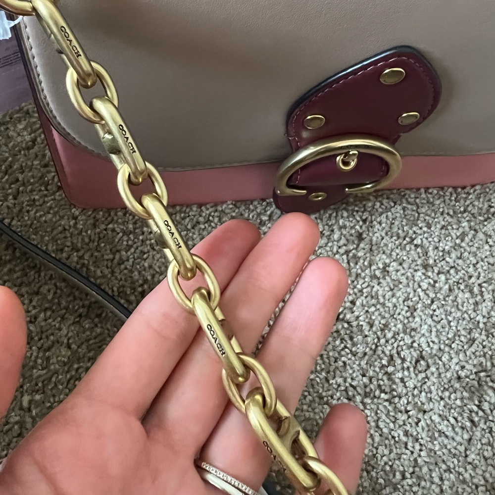 Beat Shoulder Bag In Colorblock - Picture 11 of 12